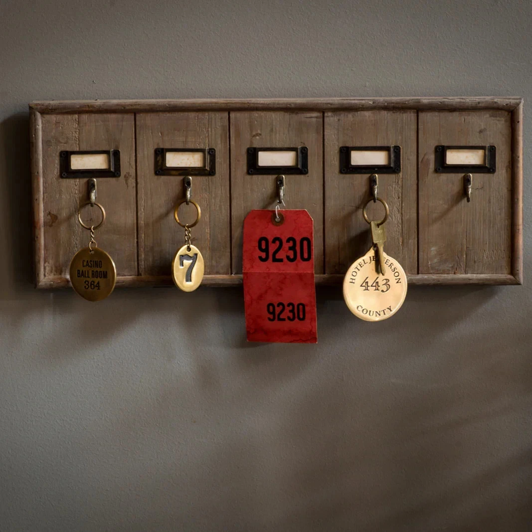 (image for) Multi Key Holder Wood Wall Rack 5 Hooks Vintage Hotel Motel Style
